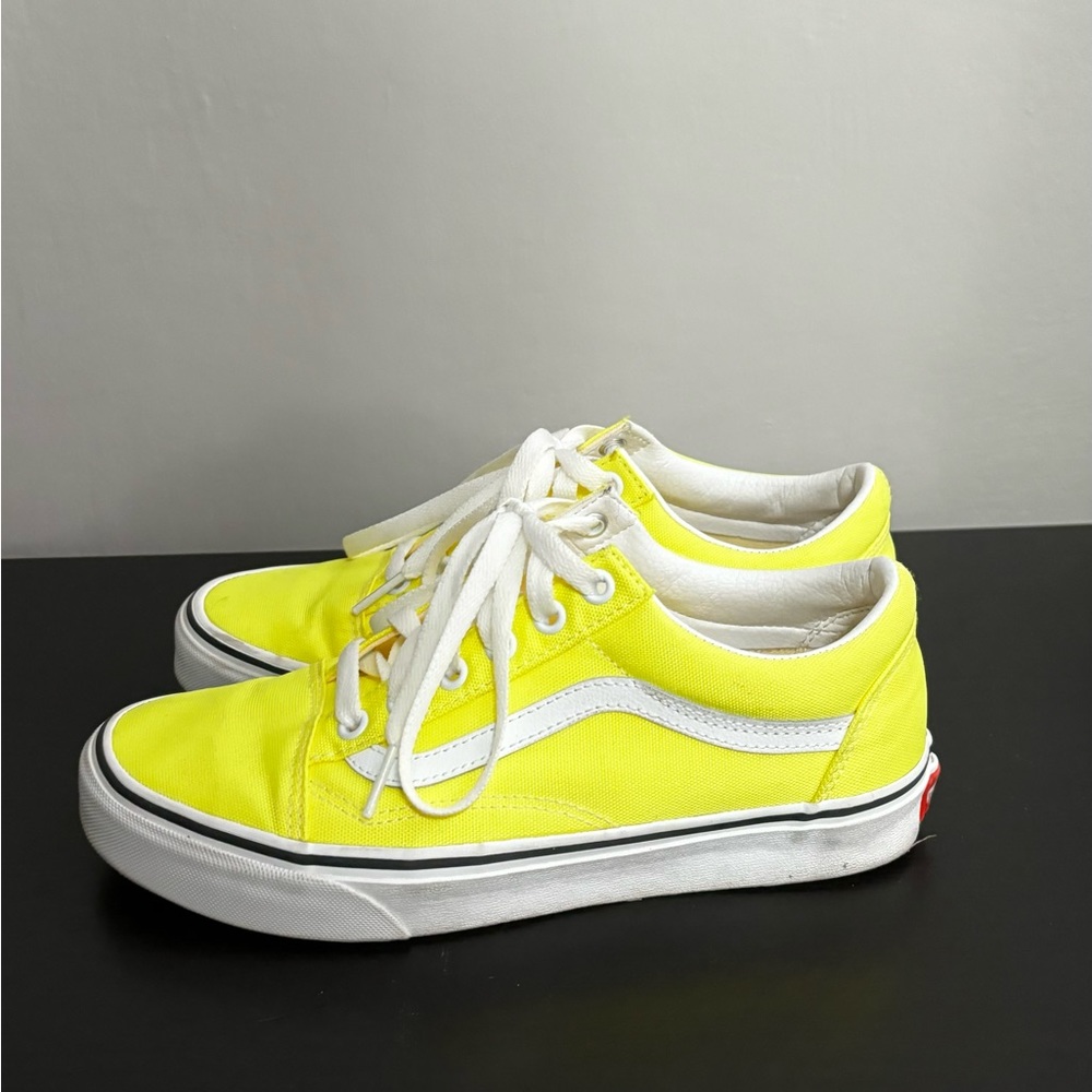 Vans Old School Sneaker in Yellow Women’s US 7.5